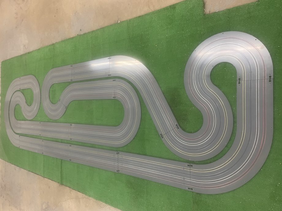 4' x 18' "SCORPION PLUS" 4 LANE TRACK KIT WITH RAIL INSTALLED FOR FREE (SINTRA)