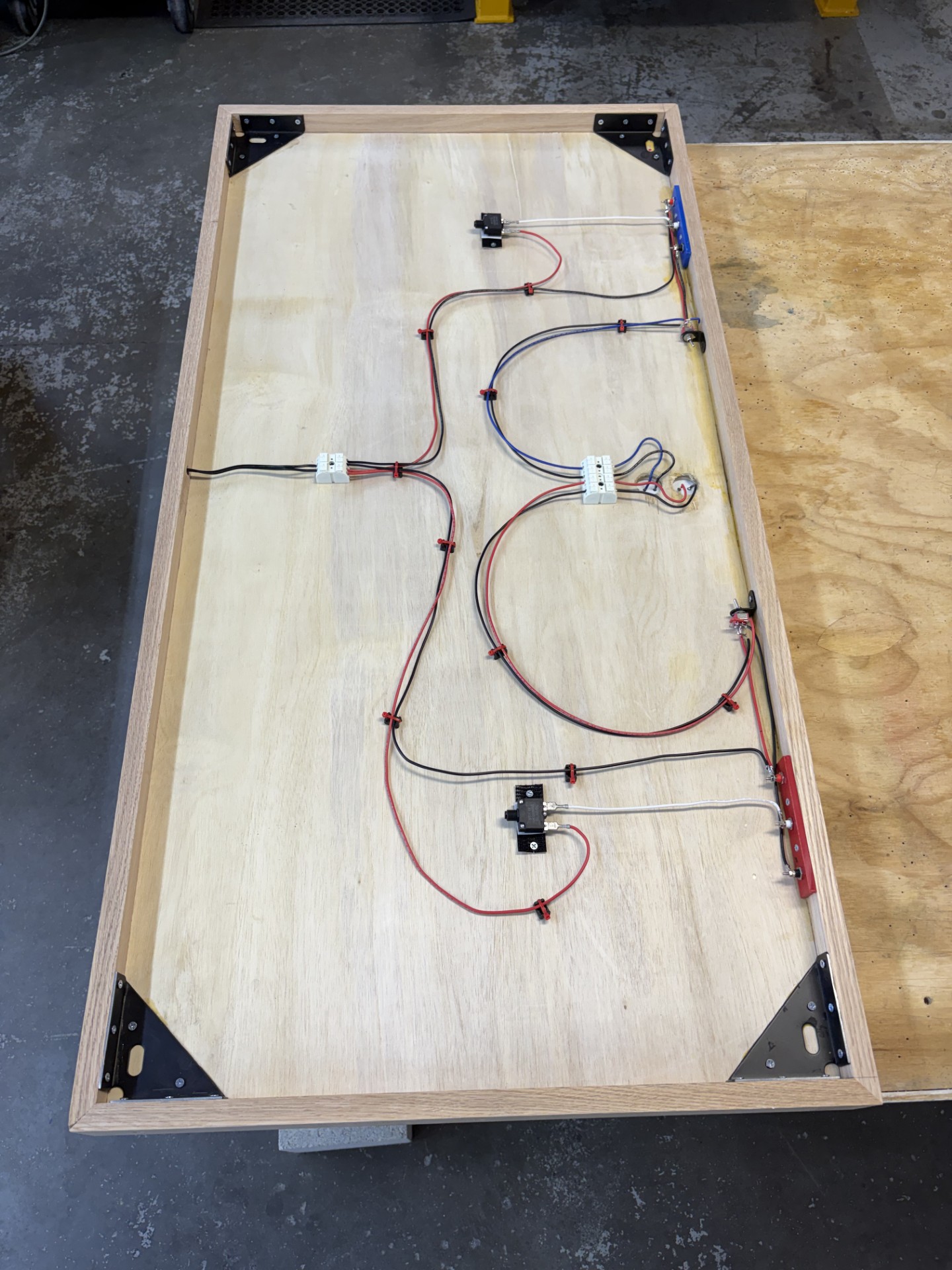 2' x 4' TABLE TOP TURNKEY TRACK, LAYOUT A, B, C, WHITE OR GRAY TYPE 1 PVC, SHIPS UPS